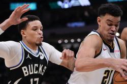 开云体育APP下载-德罗赞关键制胜，雄鹿绝杀76人