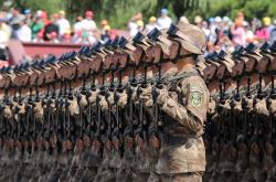 开云APP-步行者强压尼克斯，塔图姆逆境中成为关键先生