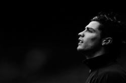 开云体育官方网站-墨色苍穹下的星火，英格拉姆美加墨之夜重塑英雄定义