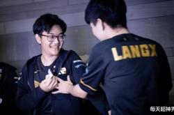 开云体育APP下载-V5险胜CLG，Uzi团战一打五八强赛3:2（洛杉矶）