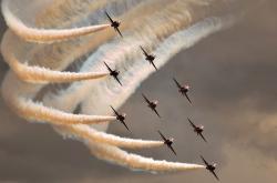 开云官网-伊布爆发展现不老传奇，尼日利亚悍将单骑撕裂切尔西防线