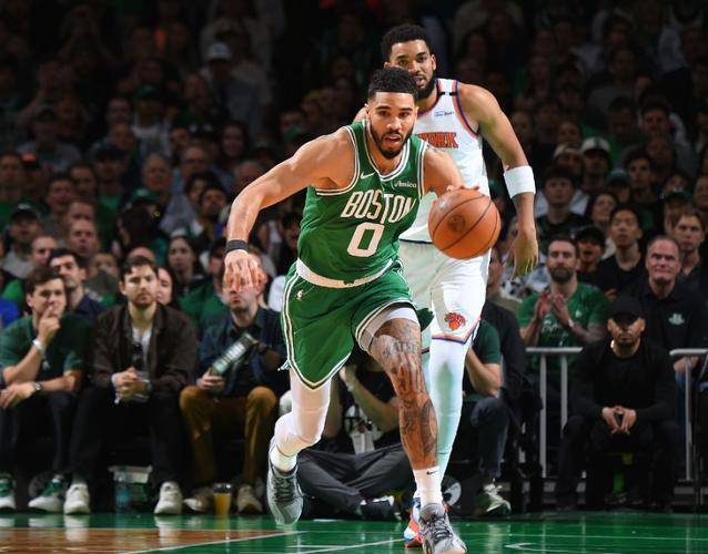 包含NBA焦点战：勇士vs凯尔特人，逆转引发排名变化的词条