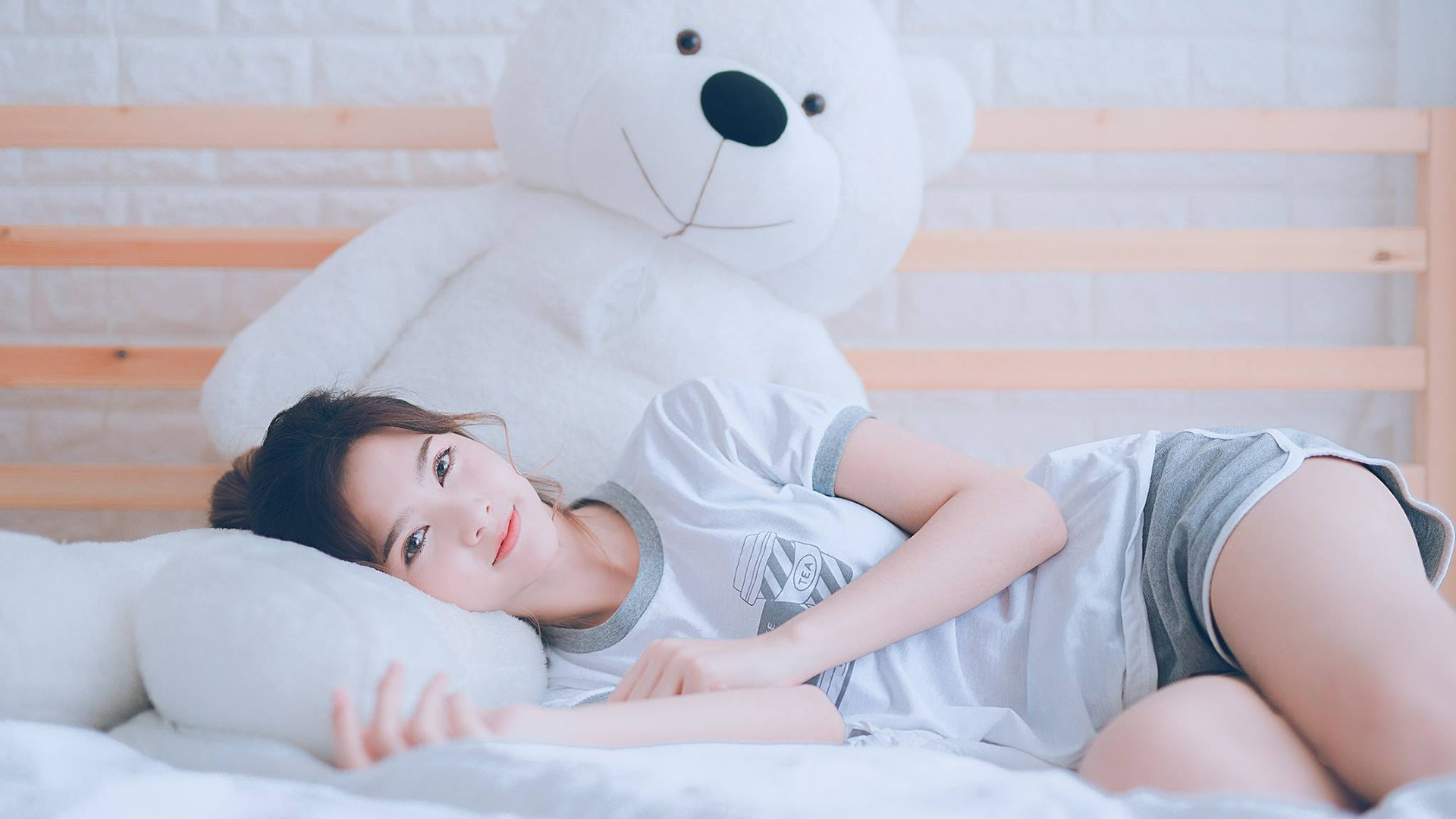 佛罗伦萨的战术压制与迪马利亚的欧冠辉煌，足球世界中的团队与个人传奇