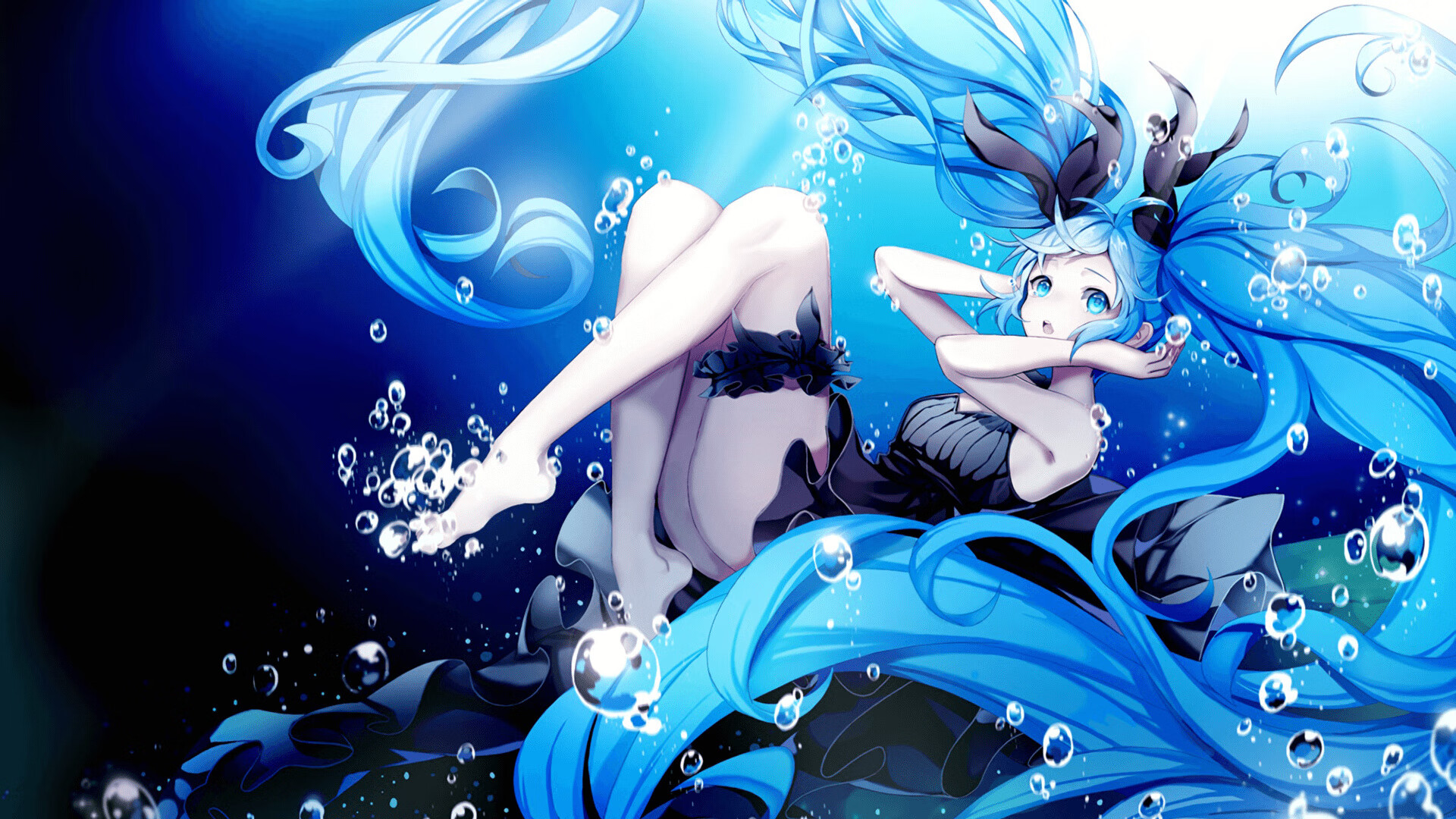 极速狂飙与铁血防守，F1与绿茵场共享的冠军之心