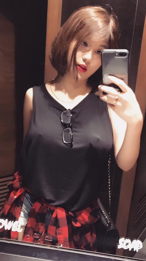 克瓦拉茨赫利亚三射一传，安哥拉爆冷冲垮威尔士防线